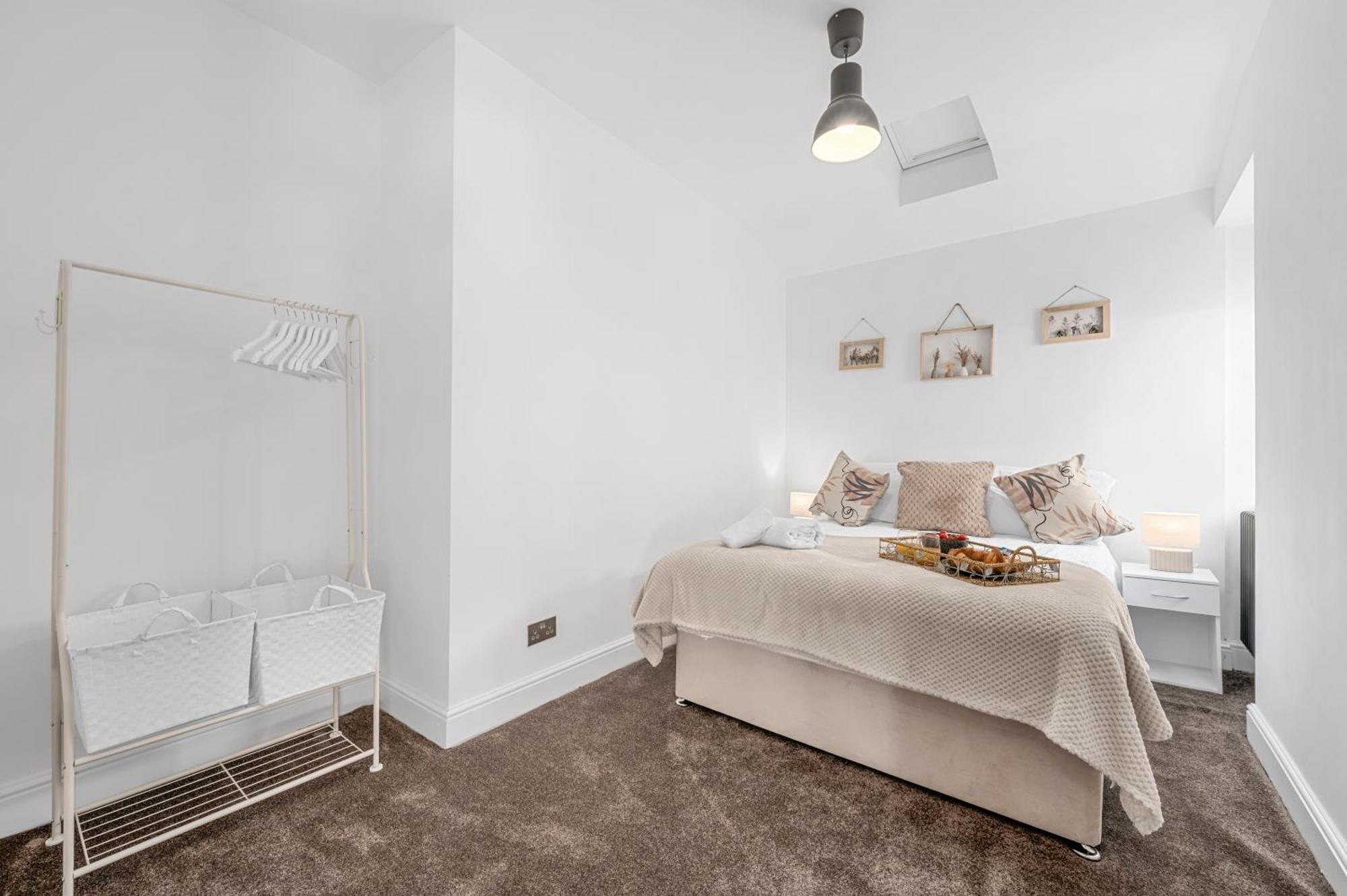 Relax At Little Hawkcliffe Vila Steeton Exterior foto