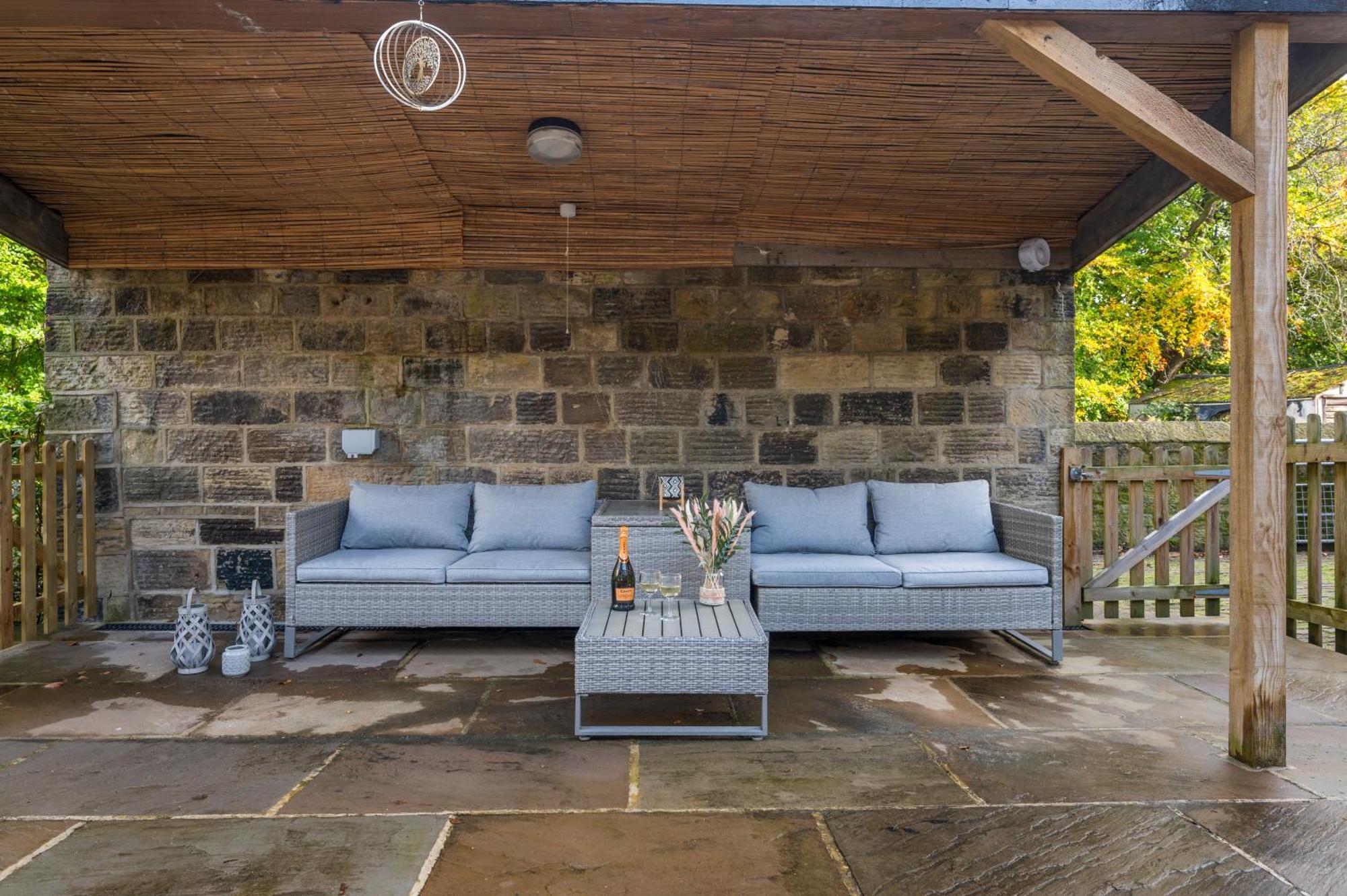 Relax At Little Hawkcliffe Vila Steeton Exterior foto