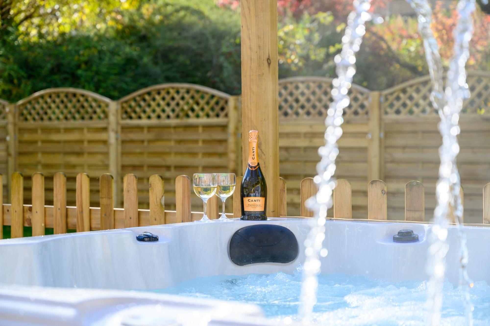 Relax At Little Hawkcliffe Vila Steeton Exterior foto